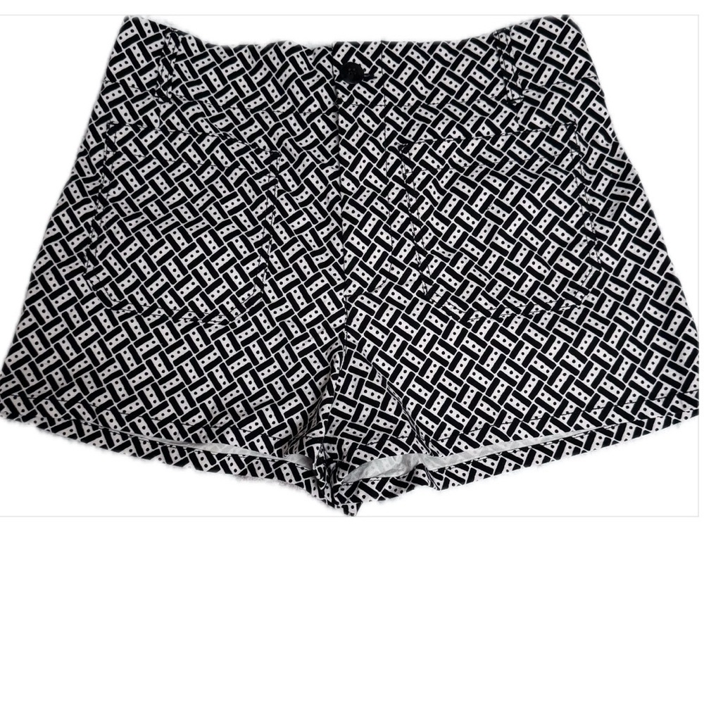 Mauve Black and White Geometric High Waist Shorts